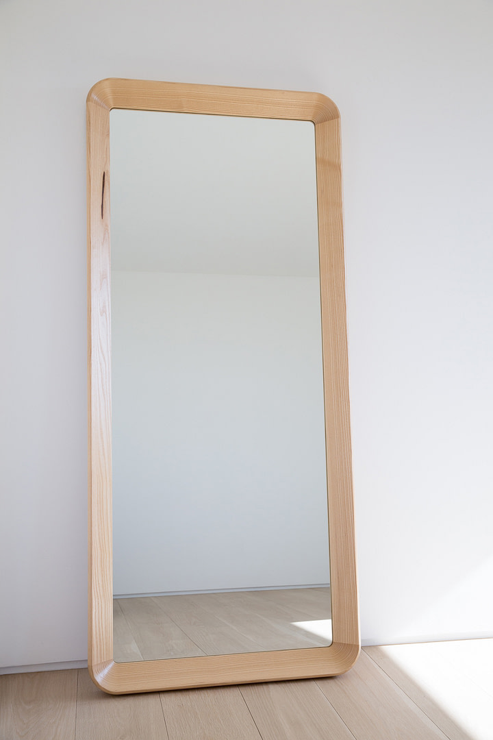 Simple Mirror