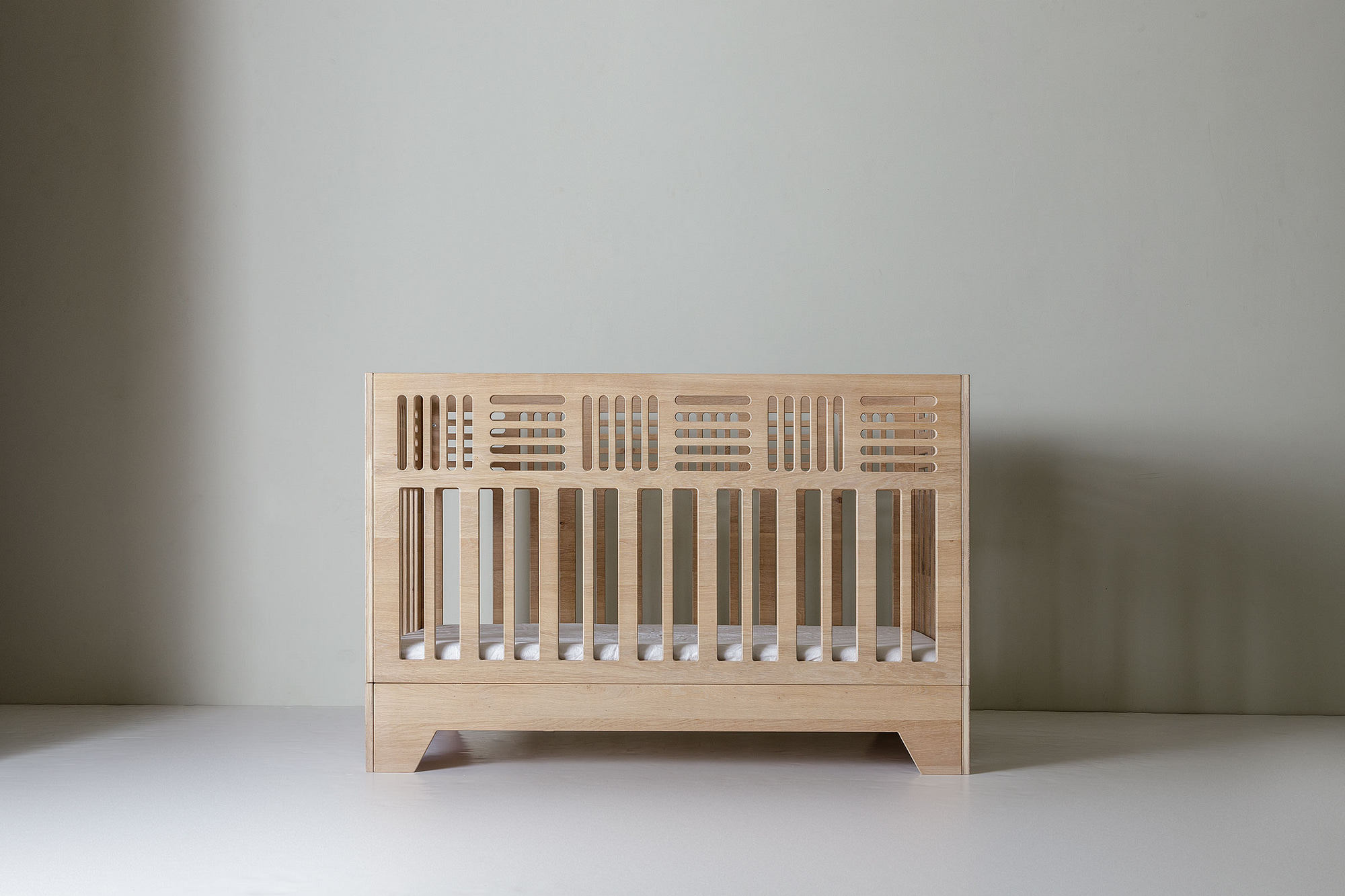 oak crib