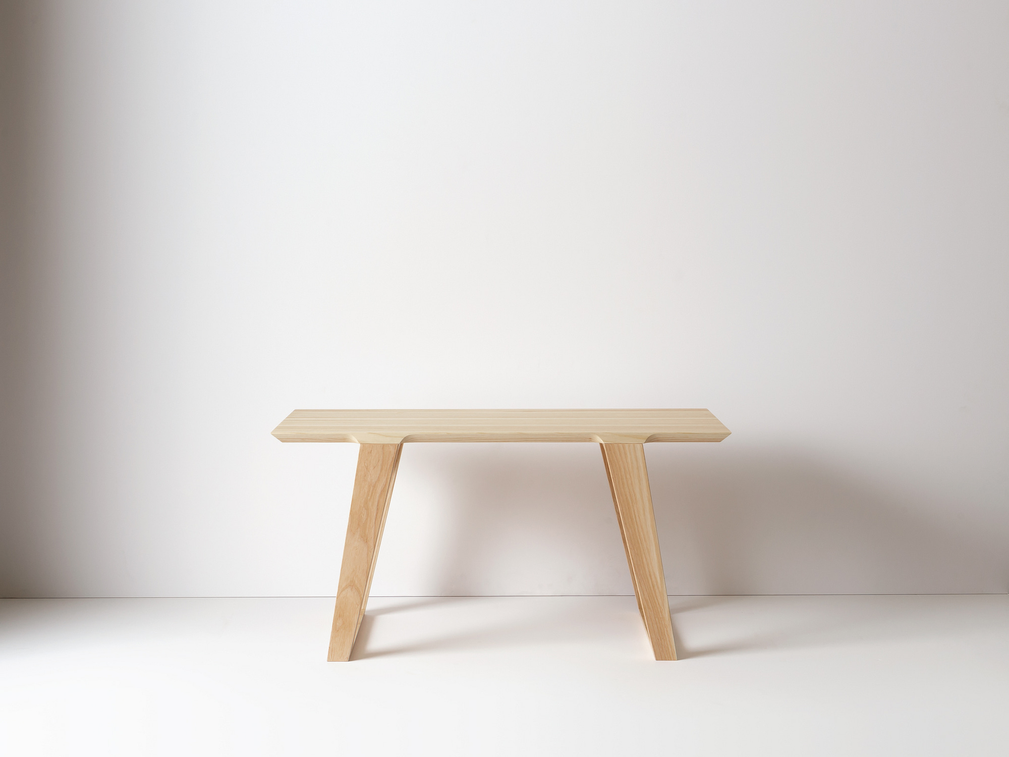 Small Isometric Bench in Ash